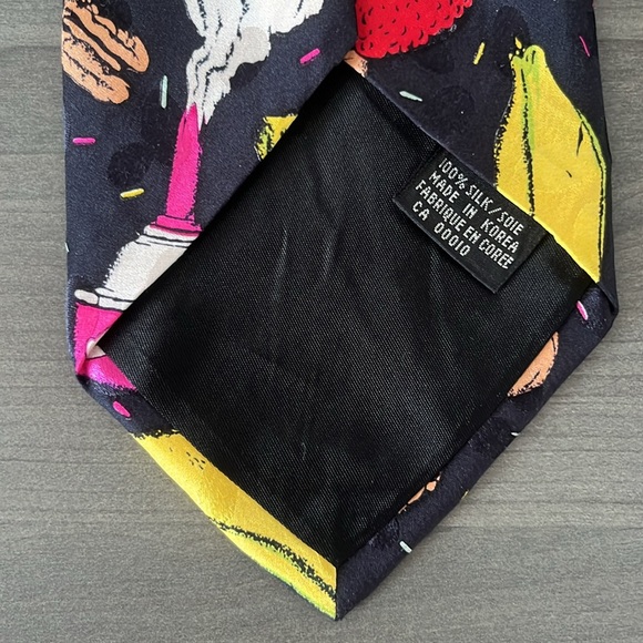 Vintage 100% Silk Addiction Black Tie with Ice Cream Motif - Picture 7 of 9